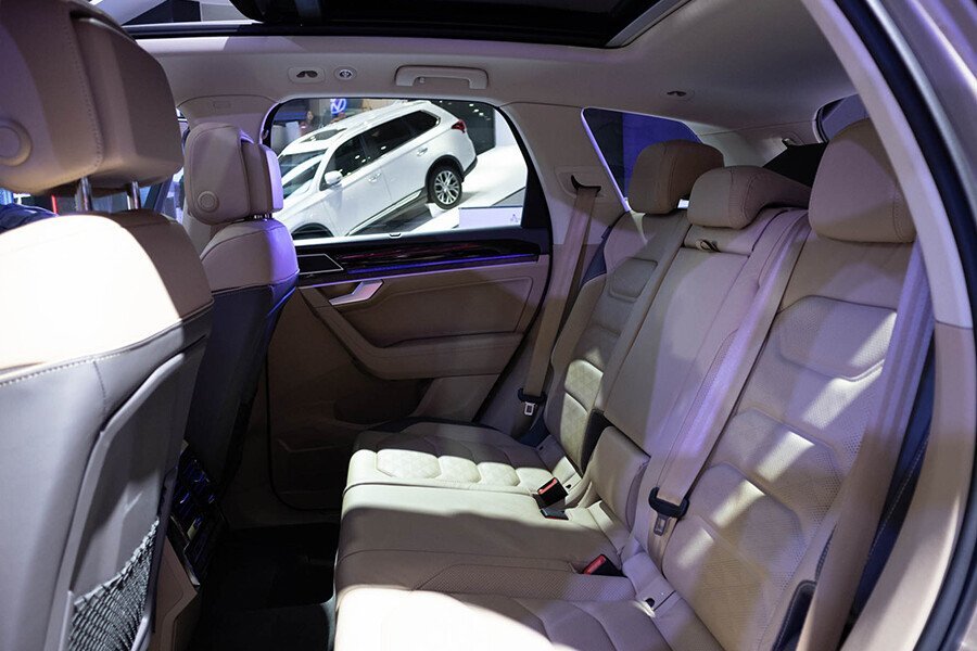 Volkswagen Touareg 2.6L - Hình 12