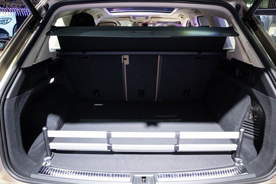 Volkswagen Touareg 2.6L - Hình 18