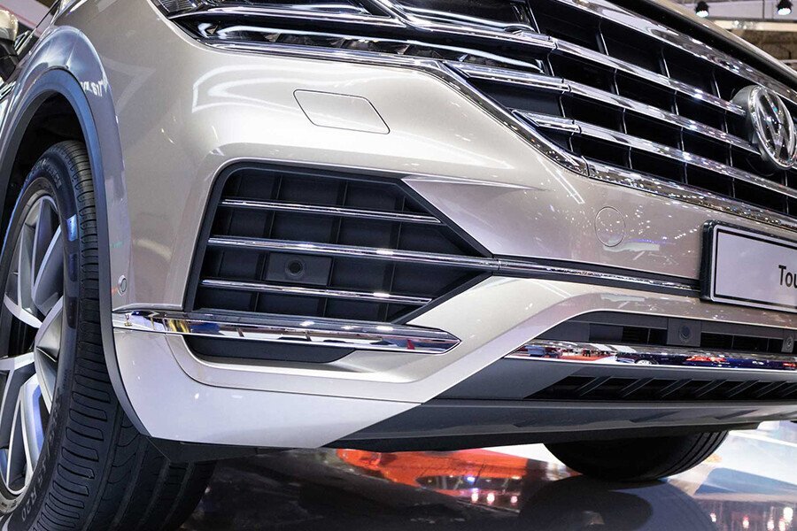 Volkswagen Touareg 2.6L - Hình 3