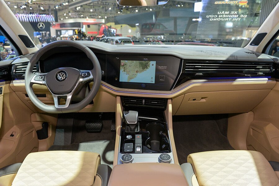 Volkswagen Touareg 2.6L - Hình 9
